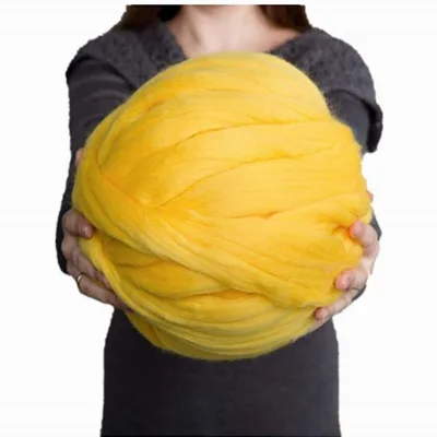 Aliexpress Free Samples Cheap Thick Australia 100% Merino Wool Bulky Yarn 100 Colors Super Chunky Giant Yarn for Arm Knitting