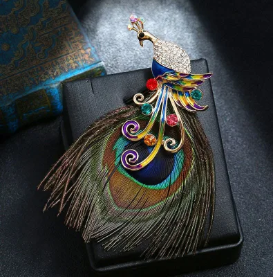 European and American Style Peacock Feather Brooch Elegant Rhinestone Pin Brooch