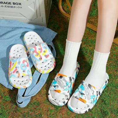 Water-proof Anti-slip slippers for Quick Indoor Bathing with Hollow Design,giving a Sense of Spaciousness.Padded Toilet slippers