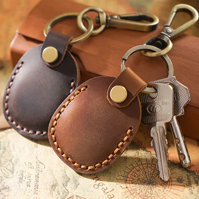 New Design 2025 Handmade Retro Genuine Leather Holder with Keychain Portable Protective Case for AirTag Case Cover