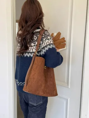 Korean-style Bucket Bag in Autumn and Winter Suede with Vintage Large Capacity Versatile Shoulder Tote Bag with Letters