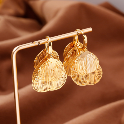 Exquisite Heart-shaped Earrings Gold-plated Tassel Stud Earrings Designer Autumn Vacation Style Earrings
