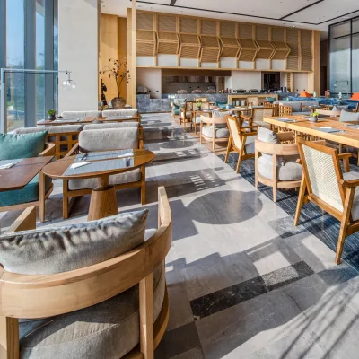 Custom Luxury Modern Restaurant Sofa Booth Bench Restaurant Furniture Table and Chair for Coffee Shops