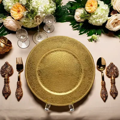 Antique Gold Plastic Underplates Luxury Baroque Style Charger for Weddings and Parties Wholesale