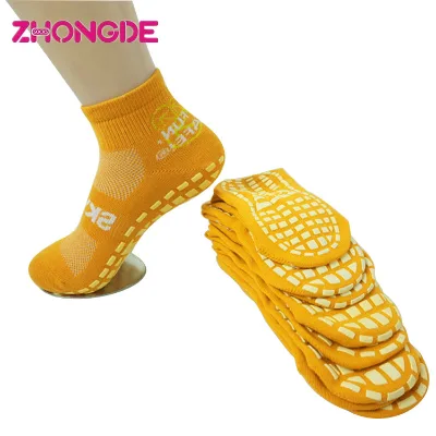 Customizable logo Spandex Trampoline Bounce Athletic Rubberized Grip Socks for Outdoor Running