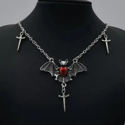 CLBX European American Fashion Vintage Gothic Heart Bat Pendant Necklace Halloween Cross-Border Hot-Selling Accessory