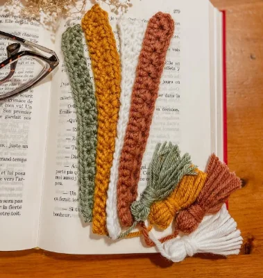 Customized 10-20cm Hand Crochet Bookmarks Elegant Book Best Gifts for Children and Girlfriends