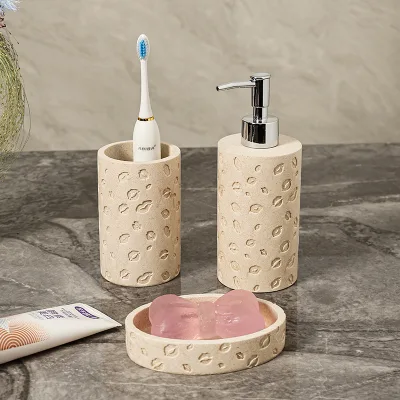 Creative Lips Cute Ceramic Bathroom Set of Three Pieces Shower Set Lotion Bottle Mouthwash Cup Soap Storage Shelf for Households