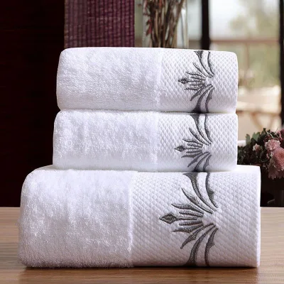 White Hotel Bath Hand Towel High Quality Combed Cotton Fabric Lint Free Anti Fade White Guest Towel Wholesale Cheap Price