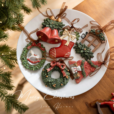 Christmas Decorations Vintage Three-dimensional Christmas Tree Hanging Decorative Gifts Bells Resin Pendant Hanging Ornaments