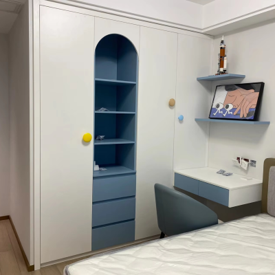 Modern Solid Wood Master Suite Bedroom Set with Ample Storage & Organization for Relaxing Atmosphere