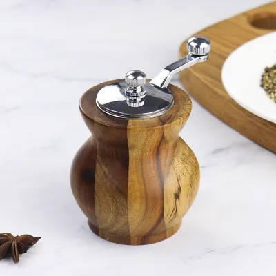 Classical Mini Hand-operation Pepper Shaker Ceramic Core Wood Pepper Grinder Miller for Spice Grinding and Storage