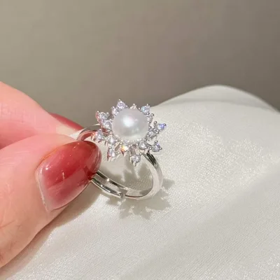 Japanese Light Luxury Exquisite Snowflake Ring Inlaid 7-8mm AAAA Grade White Bread Pearl Rhodium Plated Women's Engagement Gift