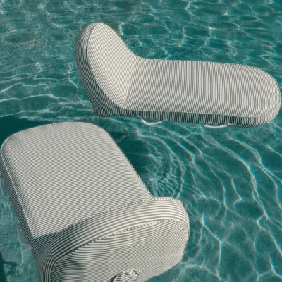 Sunbathing Pool LoungerLuxurious Beach Lounger With Puncture-resistant PVC Lining and Water-resistant Cotton Weave.