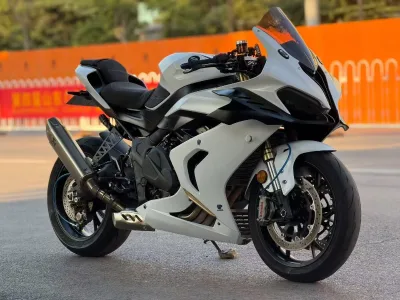 QJMOTOR SRK600RC 600cc Liquid Cooled Inline Four-Cylinder Supersport Motorcycle Suitable for Beginners Ideal for City Commuting
