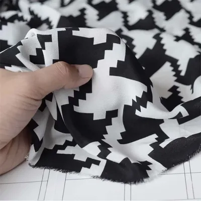 16mm Silk Crepe De Chine Thousand Bird Check Digital Printed Fabric 100% Silk Dress Fabric