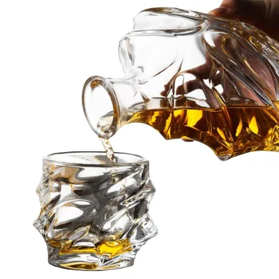 750 ML Glass Decanter with Airtight Geometric Stopper Whiskey Decanter for Wine Water and More