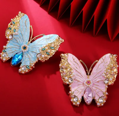 Retro-style Glaze-painted Butterfly Brooch Women's Fashion Simple Minimalist Imitation Enamel Three-dimensional Insect Design