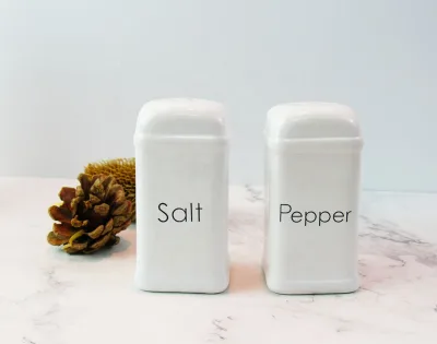 Wholesale Dolomite Salt & Pepper Set Table Pepper Bottle Ceramic Salt Pepper Shaker Spice Salt Set with Customized logo