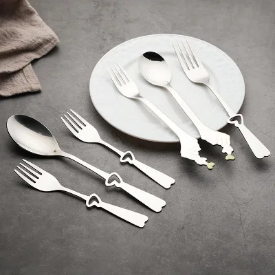 Wholesale Spoons Set 24 Pcs Stainless Home Steel Cutlery Set Cutlery Elegant Cutlery Fancy Heart Design Handle Creative Silver