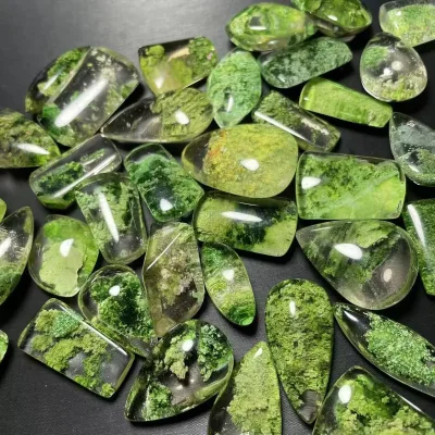 Wholesale Natural Green Ghost Pendants on Sale