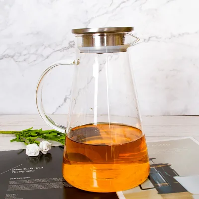 Classic Glass Water Carafe with Handle Heat-Resistant Lid for Cold Beverages-Classic Drinkwares