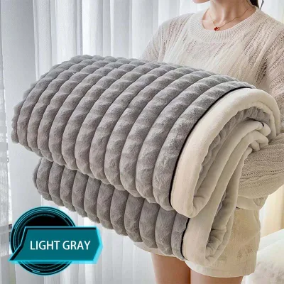 Cheap Customized Soft Solid Color Polyester Stock Lots Wearable Coral Flannel Fleece Throw Blanket for Winter king Size