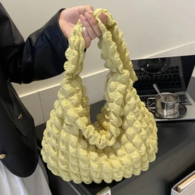 Colefa OEM Women's Lightweight Crossbody Bag Zipper Closure Bubble Cloud Portable Durable Polyester for Daily Commuting Use