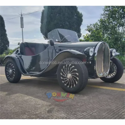 People Favorite Old-Fashioned Luxury Classic Car with 4 Seater