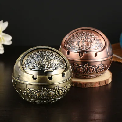 Factory Direct Sales Ashtray Creative Personality Trendy Metal with Cover Anti-fall Home Living Room Round Ashtray Wholesale
