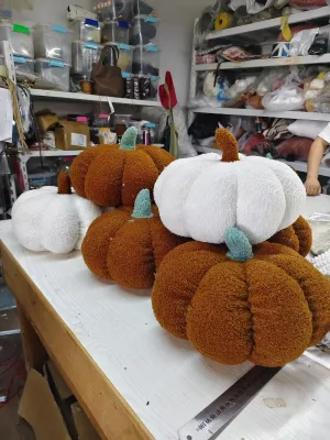 3D Pumpkin Cushion Made of Curly Teddy Fabric, Soft Decorative Plush Pumpkin Throw Pillow for Home & Holiday Decoration