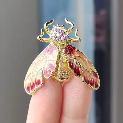 Vintage Painting Rhinestone Bee Brooch Exquisite Fashion Enamel Insect Brooches New Chic Ornament Personal Accessories for Women