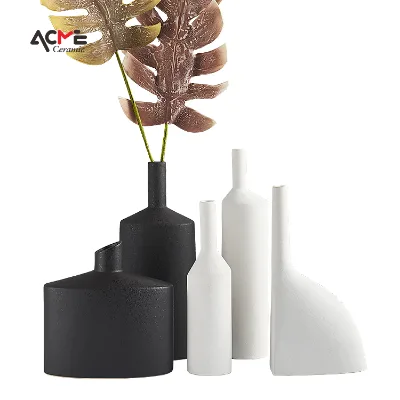 Custom Table Decoration Vase Minimalist Pottery Bud Vase Cute Boho White Ceramic Vase for Home Decor
