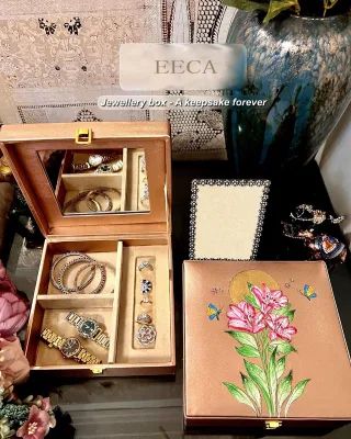 Handcrafted Elegance Leather Jewelry Box Trinket Velvet Lining Watch Necklace Box Storage Painted Beauty Earrings Jewelry Box