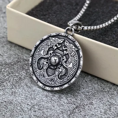 New Nordic Viking Stainless Steel Pendant Double Wolf Shield Back Compass Compass Stainless Steel Necklace