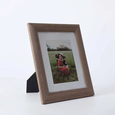 Modern Fashion Wooden Photo Frames for Stylish Home Decoration and Table Arrangements