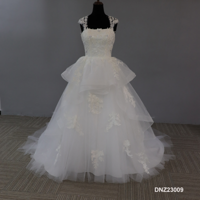 Modern Design Layered Bridal Wedding Gowns Embroidery Appliques Square Neck Lace Wedding Ball Gowns for Brides