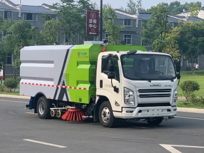 Euro VI Road Sweeper Truck 150HP Engine Street Cleaning Vehicle