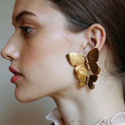 European American Trendyy Elegant Stud for Women New FASHION Metal Texture Two Butterflies Elegant Cold Style Gift