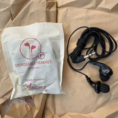 Cheap Price Disposable 3.5mm Jack Universal In-Ear Headset Wired Stereo Earphones ABS Material Mp3 MP4 Museum Concert Library