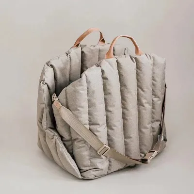 2023 Hot Selling Large Capacity Folding Portable ODM Quilted Puffer Autumn Winter Soft Elegant Pet Carrier Car Travel Seat Bag