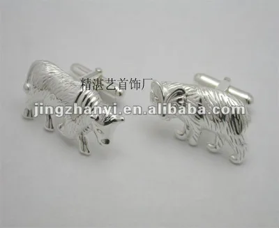 Silver Material Bull&Bear Man Cufflinks Jewelry