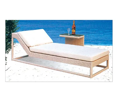 Modern Style Outdoor Lounger Beach Sunbed with Durable Aluminum Frame and Soft Cushion for Leisure
