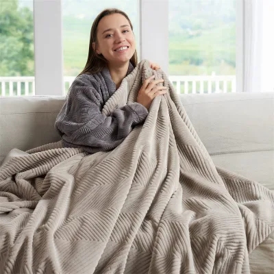 New Fashion Comfortable Soft Materials European and American Style Rectangular Blanket for Four Seasons