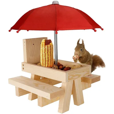 Unique High Quality Solid Wood Outdoor Creative Squirrel Pine Animal Table Vintage Nut Bird Feeder