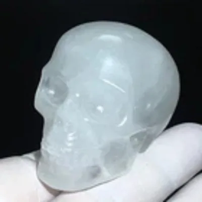 Wholesale Natural Clear Quartz Hand Carved Skulls Crystal Ornament Home Decor Healing Stone White Quartz Figurine Crystal