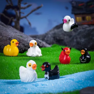 Miniatures Pumpkin Ghost Duck Figurines Mini Resin Ducks Halloween Crafts Ornaments for Garden Dollhouse Decoration Party Favor