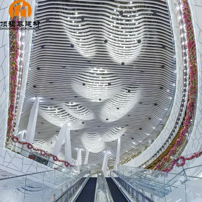 Modern Style Aluminium 3D Wavy Irregular Strip Baffle Ceiling Panel for Commercial Buildings Interior Decoration