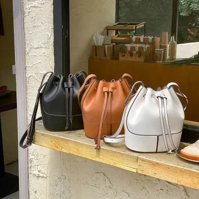 New Trend Design Premium Handbag PU Leather Decoration Large Capacity Tote Retro Style Ladies Bucket Bag