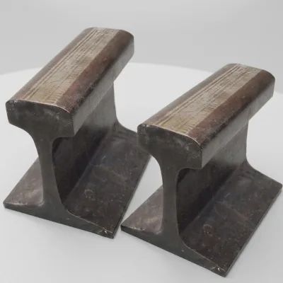 R60 Qu70 15kg Gost R65 R24 Asce 30 38kgm Heavy Steel Rail Tracks Price 12 mm Stainless Steel Astm 1045 Steel Profile Side Rail